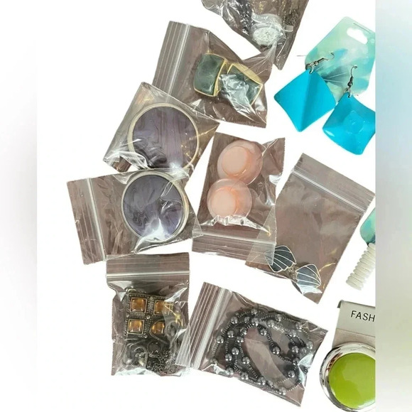 Lot of vintage and fashion fantasie jewelry - Picture 4 of 5